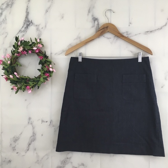 LOFT Dresses & Skirts - {3/$25} Ann Taylor LOFT Patch Pocket Mini Skirt